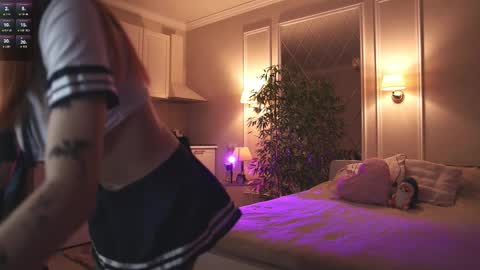 _alice_meyss_ online show from November 2025 10:03:01 AM