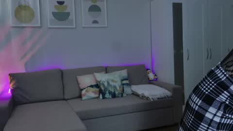 _alice_meyss_ online show from May 2026 12:54:02 PM