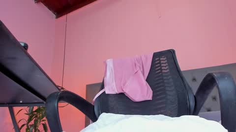 Snapshot of _aline_hall chatting on February 2025 02:32:02 PM Alline Hall online show from February 2025 02:32:02 PM
