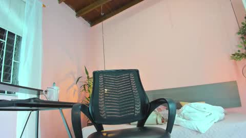 Snapshot of _aline_hall chatting on September 2025 10:37:01 AM Alline Hall online show from September 2025 10:37:01 AM