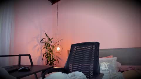 Snapshot of _aline_hall chatting on September 2025 12:17:02 PM Alline Hall online show from September 2025 12:17:02 PM