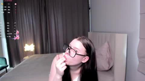 Snapshot of _aloha_baby_ chatting on June 2026 07:14:02 AM Alice online show from June 2026 07:14:02 AM