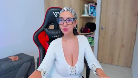 AMANDA online show from September 2025 06:00:01 PM