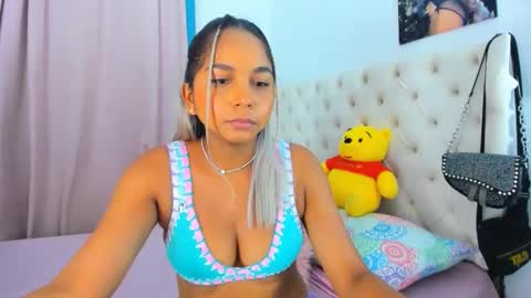 Analia online show from February 2025 01:47:01 AM