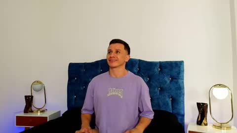 _andrewfalcon2 online show from February 2025 12:36:02 PM