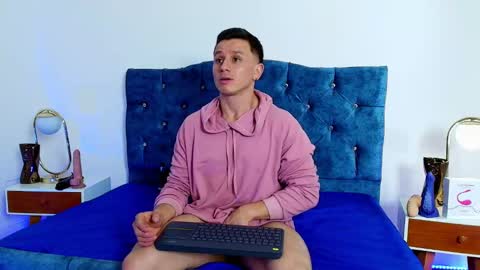 _andrewfalcon2 online show from February 2025 03:36:02 PM