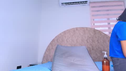Snapshot of _aniisha_ chatting on July 2026 07:18:01 PM Any online show from July 2026 07:18:01 PM