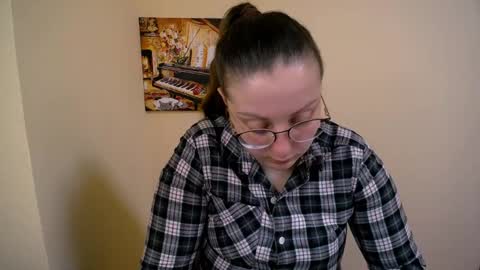 Anna online show from February 2025 10:04:02 AM