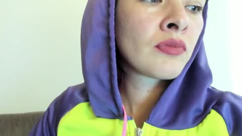 antonia online show from February 2025 09:49:01 PM