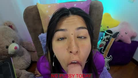 Snapshot of _antonella_dreams chatting on January 2025 10:43:02 PM _antonella_dreams online show from January 2025 10:43:02 PM