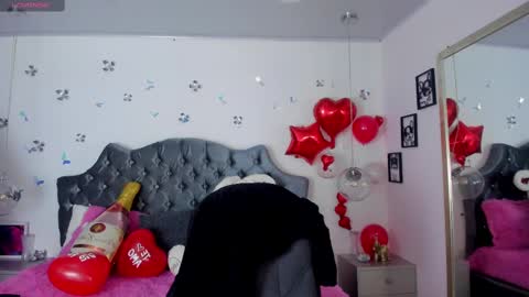 antonnela online show from February 2025 02:19:02 PM