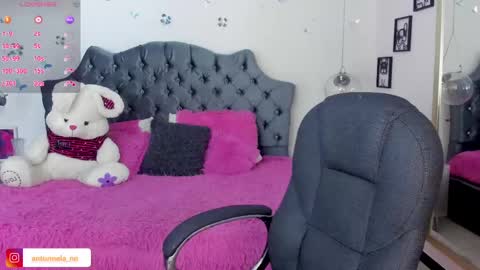 antonnela online show from March 2025 01:38:02 PM