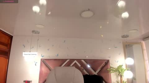 antonnela online show from September 2025 01:59:01 PM