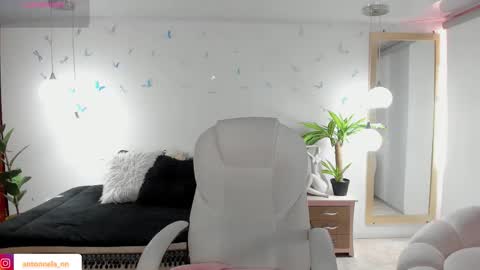 antonnela online show from March 2026 02:02:02 PM