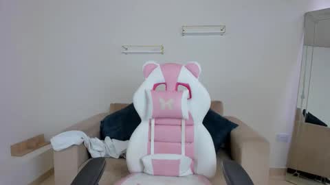    online show from November 2025 12:15:02 PM