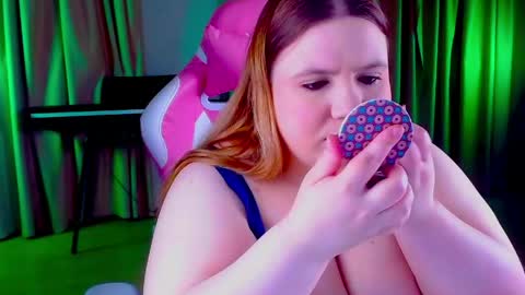 _ariaakashi_ online show from June 2026 12:37:01 AM