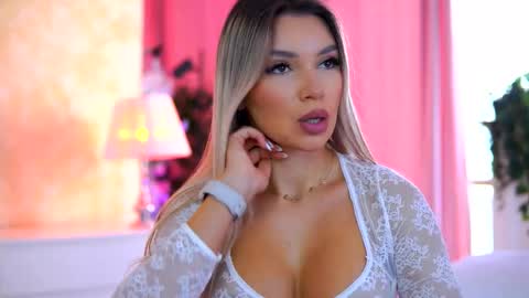 Arielle online show from October 2025 08:15:02 AM