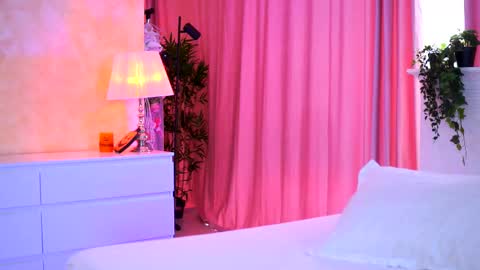 Arielle online show from November 2025 09:42:02 AM