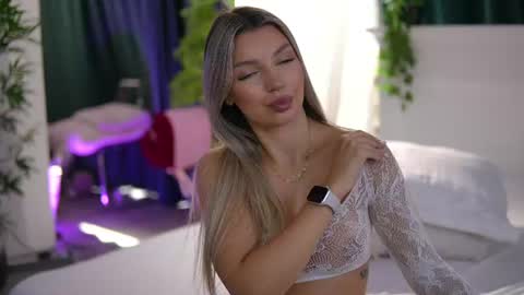 Snapshot of _arielle chatting on July 2026 06:41:01 AM Arielle online show from July 2026 06:41:01 AM
