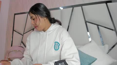 Aura online show from March 2026 03:07:02 AM