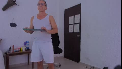 _axelking_ online show from December 2025 02:39:01 AM