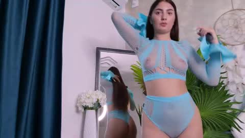 Snapshot of _azzalee_ chatting on June 2026 05:33:02 AM AzzaLee online show from June 2026 05:33:02 AM