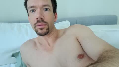 Snapshot of _b_h_c_ chatting on November 2025 08:00:01 PM _b_h_c_ online show from November 2025 08:00:01 PM