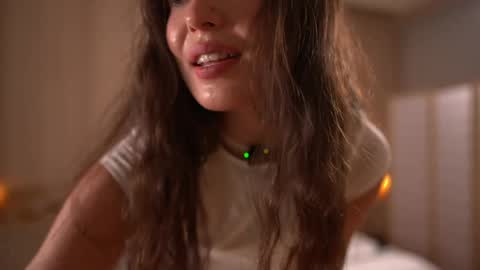 Arianna online show from April 2026 07:18:01 PM