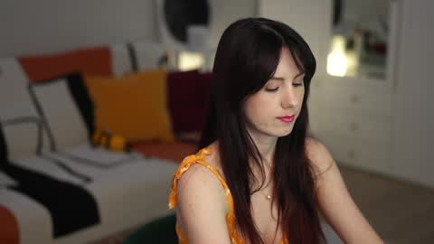 Lili online show from November 2025 11:31:02 AM