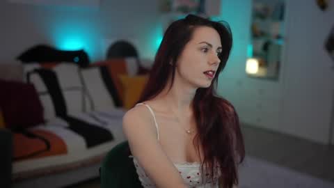 Snapshot of _blackbee_ chatting on April 2026 09:23:02 AM Lili online show from April 2026 09:23:02 AM
