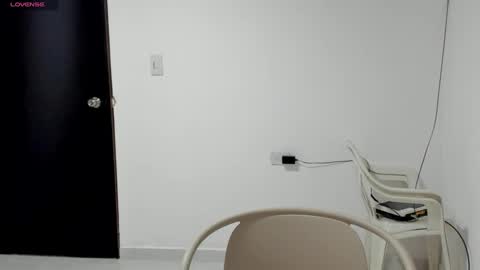 Snapshot of _blairwest_ chatting on September 2025 08:13:01 PM _blairwest_ online show from September 2025 08:13:01 PM