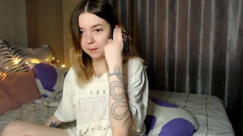 Snapshot of _blonde_barbie_ chatting on July 2026 01:03:01 PM Elizabeth online show from July 2026 01:03:01 PM
