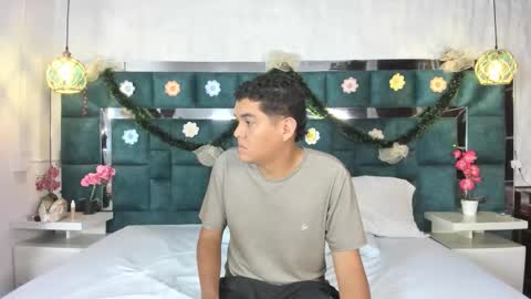 _bonnyandclyde online show from December 2025 11:37:02 AM