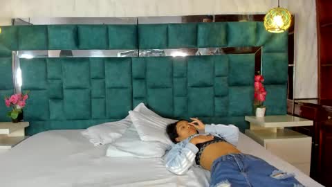 _bonnyandclyde online show from April 2026 01:07:01 PM