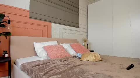 Stella online show from February 2025 07:48:02 AM