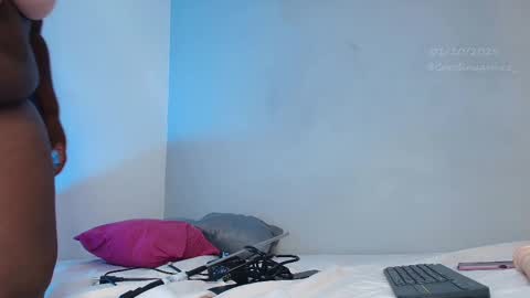 Caro. online show from October 2025 06:36:01 PM