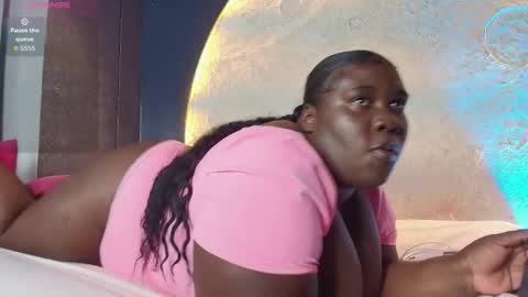 Caro. online show from November 2025 07:27:01 PM