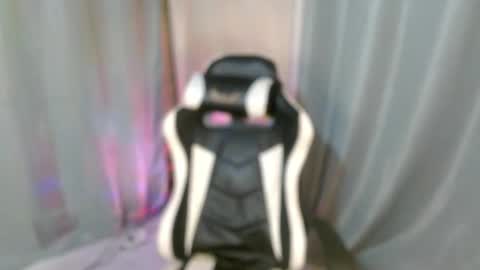 Snapshot of _caroline18_ chatting on January 2025 12:05:01 PM Kate flores online show from January 2025 12:05:01 PM