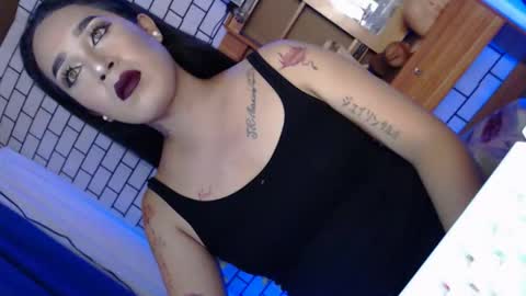 Caroline online show from April 2026 08:28:02 AM