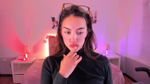 Snapshot of _charlotte_evans_2 chatting on October 2025 08:17:02 PM Charlote online show from October 2025 08:17:02 PM