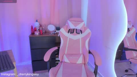 Cherrykingsley online show from February 2025 03:49:02 PM