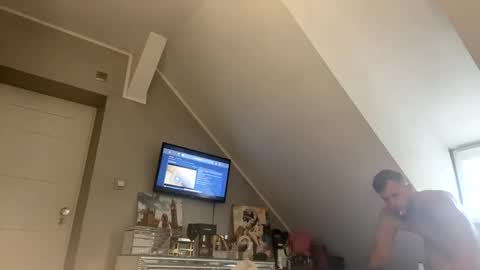 crazy couple online show from October 2025 12:28:02 PM