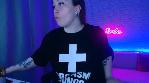 Snapshot of _crazybee_ chatting on June 2026 03:01:02 AM Nica online show from June 2026 03:01:02 AM