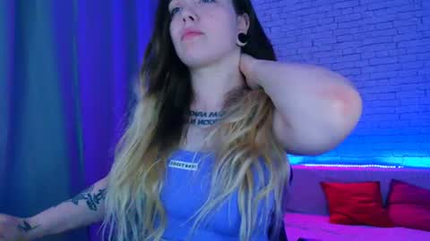 Snapshot of _crazybee_ chatting on July 2026 06:06:01 AM Nica online show from July 2026 06:06:01 AM