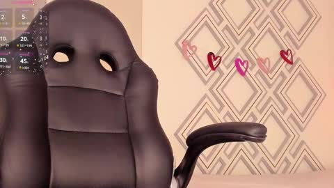     online show from February 2025 02:14:01 AM