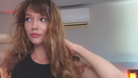 Snapshot of _demi_dee_ chatting on January 2025 05:56:01 AM DemiDee online show from January 2025 05:56:01 AM