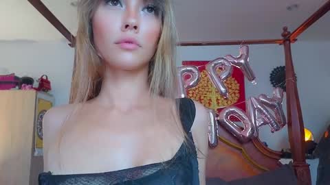 Snapshot of _demi_dee_ chatting on February 2025 09:53:02 AM DemiDee online show from February 2025 09:53:02 AM