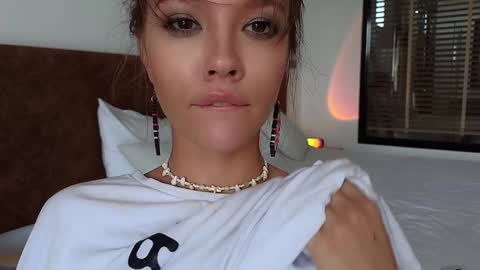 Snapshot of _demi_dee_ chatting on October 2025 06:02:02 AM DemiDee online show from October 2025 06:02:02 AM