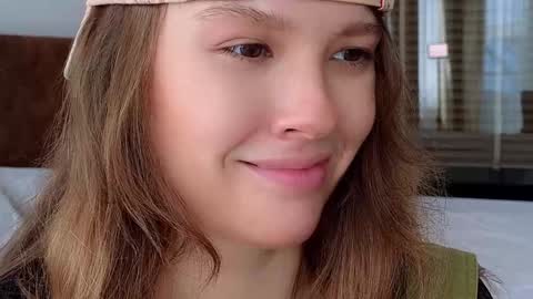 Snapshot of _demi_dee_ chatting on October 2025 06:50:02 AM DemiDee online show from October 2025 06:50:02 AM