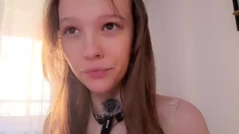 Snapshot of _demi_dee_ chatting on July 2026 06:27:01 AM DemiDee online show from July 2026 06:27:01 AM